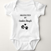 Schattige gepersonaliseerd beschermd door hond