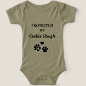 Schattige gepersonaliseerd beschermd door hond