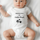 Schattige gepersonaliseerd beschermd door hond