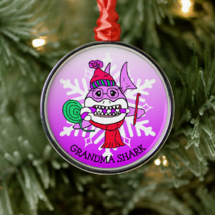 Schattige gepersonaliseerde Grandma Shark en Snowf Metalen Ornament