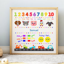 Schattige gepersonaliseerde kleine jongen leert