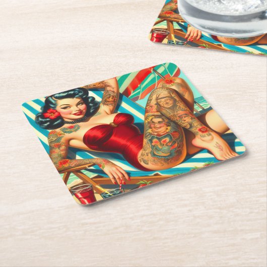 Schattige getatoeëerd zwempak pin-up kartonnen onderzetters (Schuin)