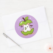 Schattige Ghost en Apple Paarse Halloween Ronde Sticker (Envelop)