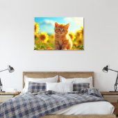 Schattige Ginger Kitten op het gebied van zonneblo Canvas Afdruk (Insitu (Slaapkamer))