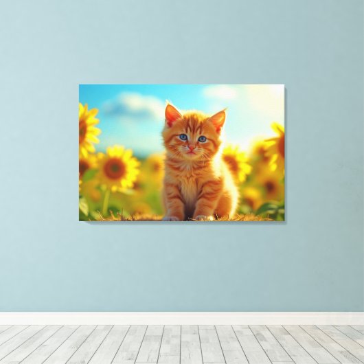 Schattige Ginger Kitten op het gebied van zonneblo Canvas Afdruk (Insitu (Houten vloer))