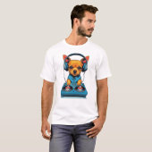 Schattige Ginger Small Dog DJing met hoofdtelefoon T-shirt (Voorkant volledig)