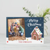 Schattige Gingerbread House Vrolijke kerstfotokaar Feestdagenkaart (Staand voorkant)