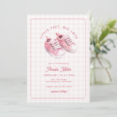 Schattige Gingham Baby Sneakers Roze Baby shower Kaart (Staand voorkant)