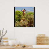 Schattige Giraffe die zijn hoofd boven de bomen ho Poster (Keuken)