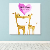 Schattige Giraffe Lovers Canvas Afdruk (Insitu (Houten vloer))