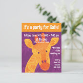 Schattige Giraffe Uitnodiging met enveloppe (Staand voorkant)