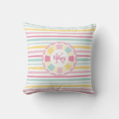 Schattige Girly Monogram Kleurrijk Gestreept Kussen (Voorkant)