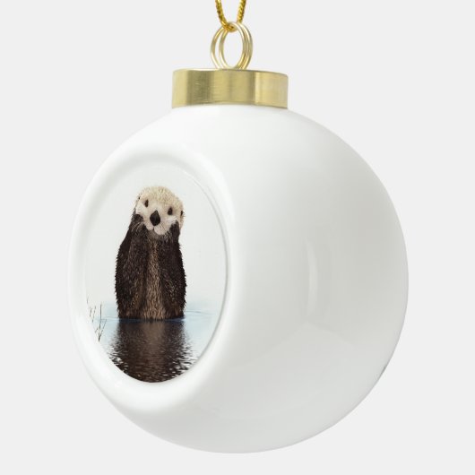 Schattige glimlende Otter in het meer Keramische Bal Ornament (Rechts)