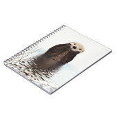 Schattige glimlende Otter in het meer Notitieboek (Linkerzijde)