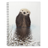 Schattige glimlende Otter in het meer Notitieboek (Voorkant)