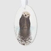 Schattige glimlende Otter in het meer Ornament (voorkant)