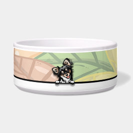 Schattige glurende Chihuahua, eten of drinken Voerbakje