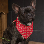 Schattige Gouden Glitter Paw Prints Rood Pet Bandana<br><div class="desc">Deze schattige bandana voor huisdieren heeft een schattig faux gouden glitter poot print patroon op een rode achtergrond. Maakt een uitstekend kerst- of vakantiegeschenk voor uw huisdier!</div>