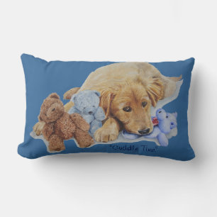 schattige gouden puppy die teddy beren beuzelt kussen
