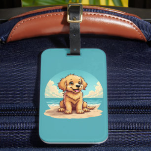 Schattige gouden puppy op een zonnige strandscène bagagelabel