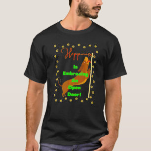 Schattige grappige dachshond Geluk omarmt een open T-shirt