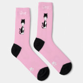 Schattige grappige tuxedo kat & poten op lichtroze sokken (Rechts)