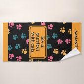 Schattige grappige zwarte kat poot badhanddoek (Badhanddoek)