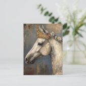 Schattige grijs paard in een kroon en bloemen briefkaart (Staand voorkant)