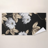 schattige grijze bloemen met bruin bladpatroon op  badhanddoek (Badhanddoek)