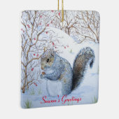 schattige grijze eekhoornsneeuwscène in wild keramisch ornament (Rechts)