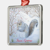 schattige grijze eekhoornsneeuwscène in wild metalen ornament (Links)