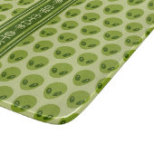 Schattige groen buitenaards patroon met Jouw naam  Snijplank (Hoek)