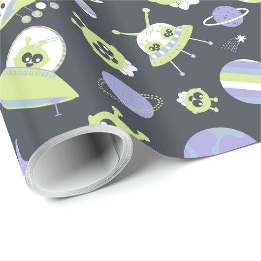 Schattige groene Aliens Space verzendt UFO-Kindere Cadeaupapier (Rol Hoek)