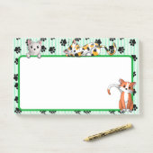 Schattige Groene kleur met poten schattige kittens Post-it® Notes (Op bureau)