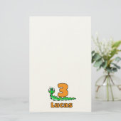Schattige Groene Rups 3e Verjaardag Aangepaste Naa Briefpapier (Staand voorkant)