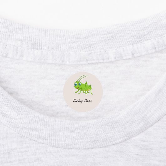 Schattige groene sprinkhaan paars labels (Aangebracht)