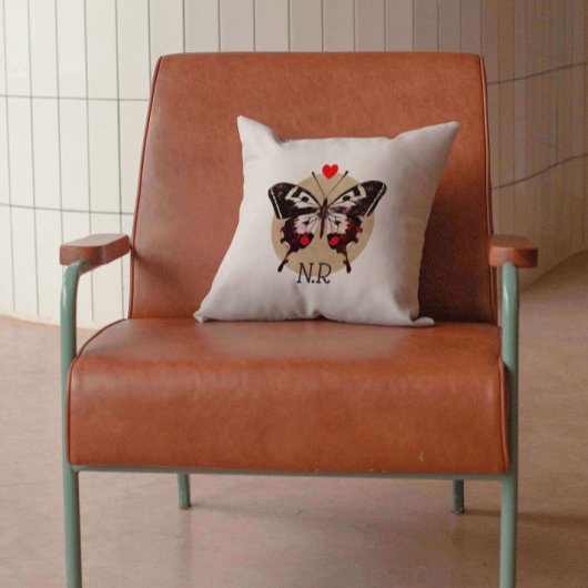 Schattige  Grunge Vlinder & Harten Monogrammed Kussen