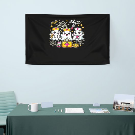 Schattige Halloween Ghost Nurse Trio met medische  Spandoek (Beurs)