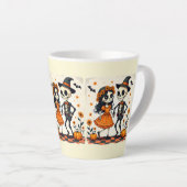 Schattige Halloween Skeleton Paar in Sinaasappel Latte Mok (Rechterhoek)