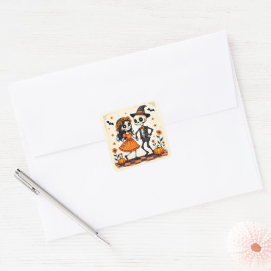 Schattige Halloween Skeleton Paar in Sinaasappel Vierkante Sticker (Envelop)
