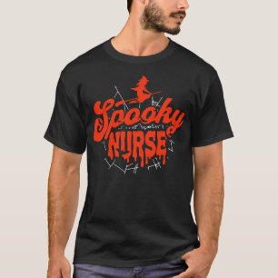 Schattige Halloween Spooky Nurse Sinaasappel en Zw T-shirt