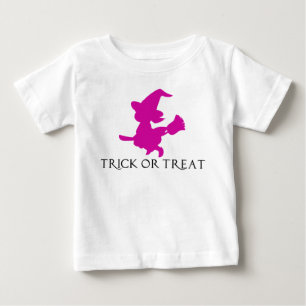Schattige heks op een bezemsteel Baby Shirt