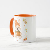 Schattige herfstkonijn met pompoen. mok (Voorkant links)