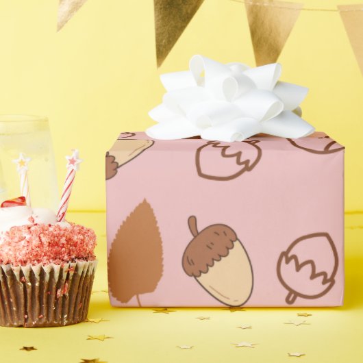 Schattige herfstroze hazelnoot naadloos inpakpapie cadeaupapier (Verjaardagsfeest)