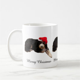 Schattige hond met een kerstmuts op tijdens Kerstm Koffiemok