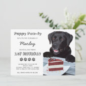 Schattige hondenverjaardagsfeestje zwart lab puppy kaart (Staand voorkant)