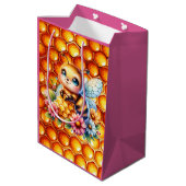 Schattige Honingbij en Honeycomb Theme Baby shower Medium Cadeauzakje (Achterkant Gekanteld)