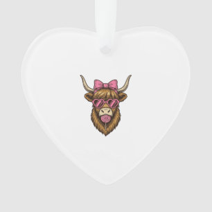 Schattige Hooglandkoe met Roze Hart Bril Vector_1 Ornament