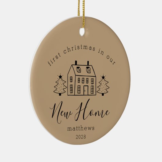 Schattige Huis En Kerstbomen Nieuwe Thuisnaam Zand Keramisch Ornament (Rechts)