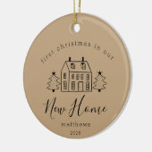 Schattige Huis En Kerstbomen Nieuwe Thuisnaam Zand Keramisch Ornament (Links)